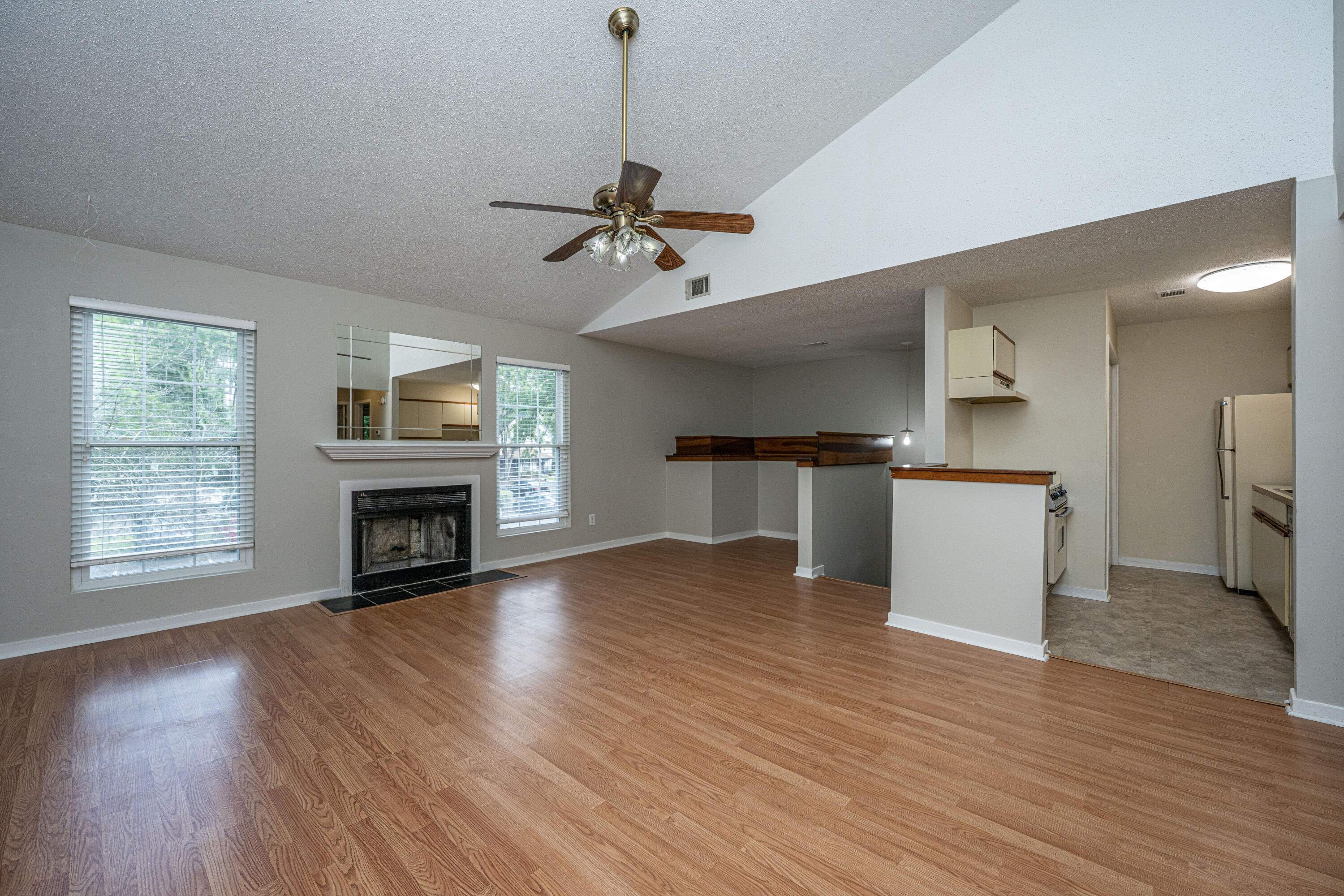 7945 Edgebrook Circle, Unit G North Charleston, SC 29418 - Photo 7 of 33 7945EdgebrookUnitG008