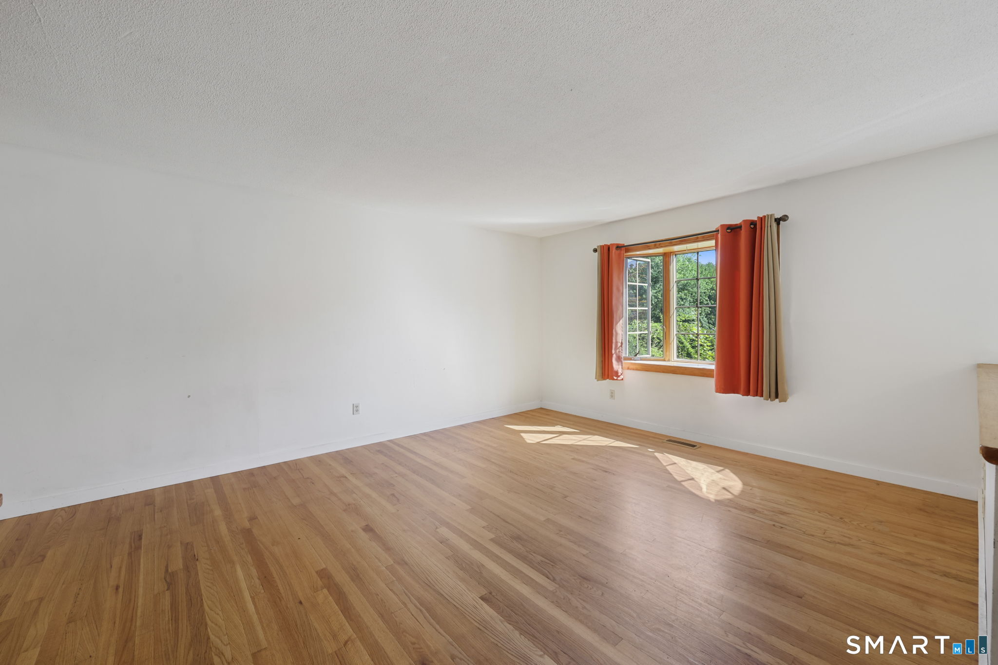 288 Knob Hill Road Meriden, CT 06451 - Photo 10 of 38