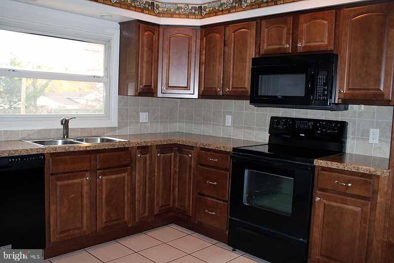 1949 Split Rock Road Lancaster, PA 17601 - Photo 5 of 24 Gallery Image 5