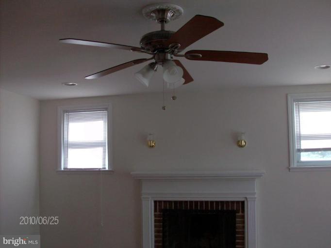 1616 Kingsway Road Baltimore, MD 21218 - Photo 4 of 30 Living Room #2