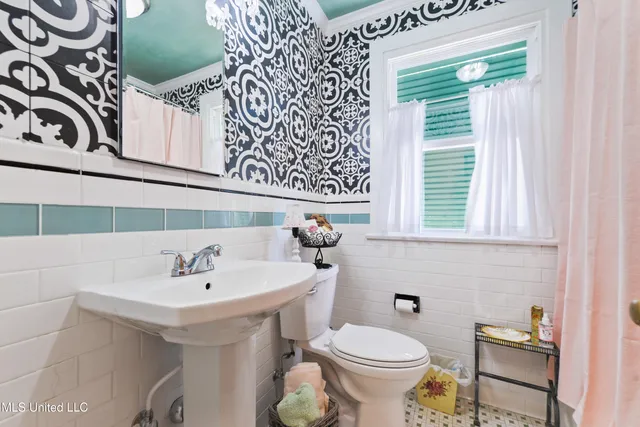 $435,000 | 1338 Father Ryan Avenue, Biloxi, MS 39530