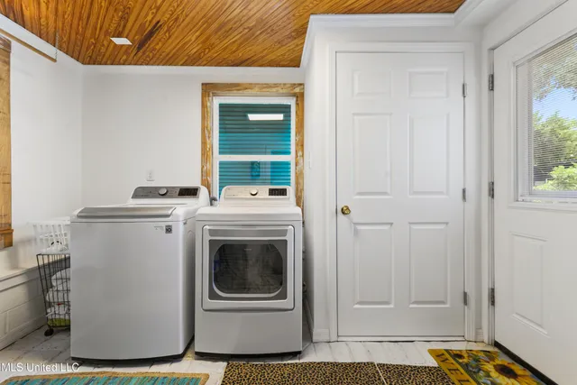 $435,000 | 1338 Father Ryan Avenue, Biloxi, MS 39530