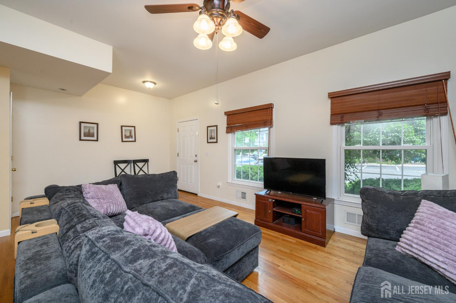 171 Howell Avenue Fords, NJ 08863 - Photo 6 of 33