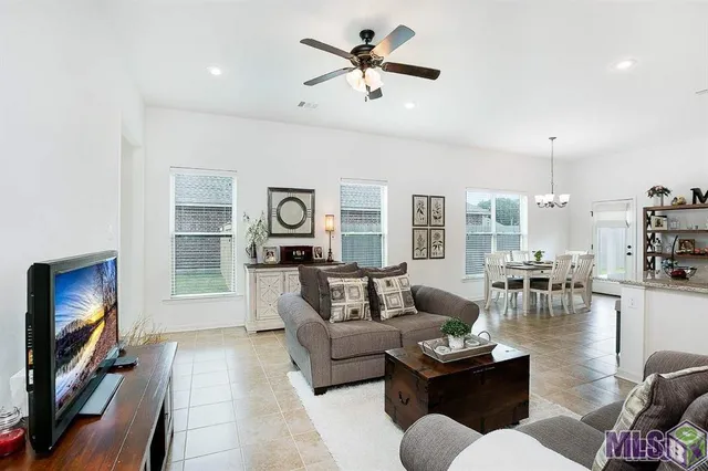 $2,200 | 18295 Crows Nest Drive, Prairieville, LA 70769