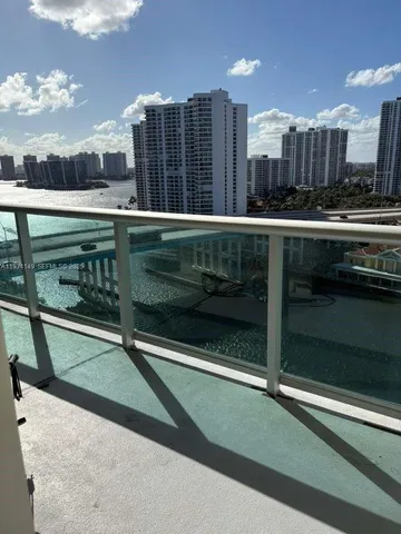 $2,400 | 19390 Collins Avenue, Unit PH11, Sunny Isles Beach, FL 33160
