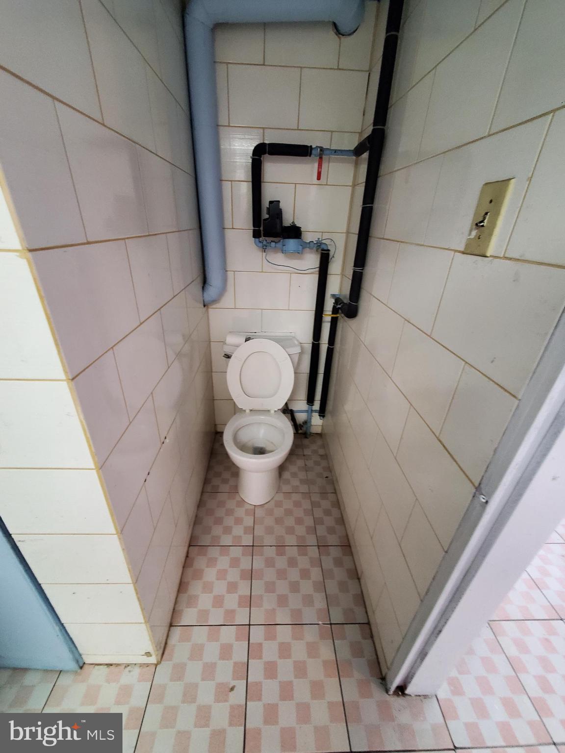 2837 Bittern Place Philadelphia, PA 19142 - Photo 29 of 34 Basement toilet