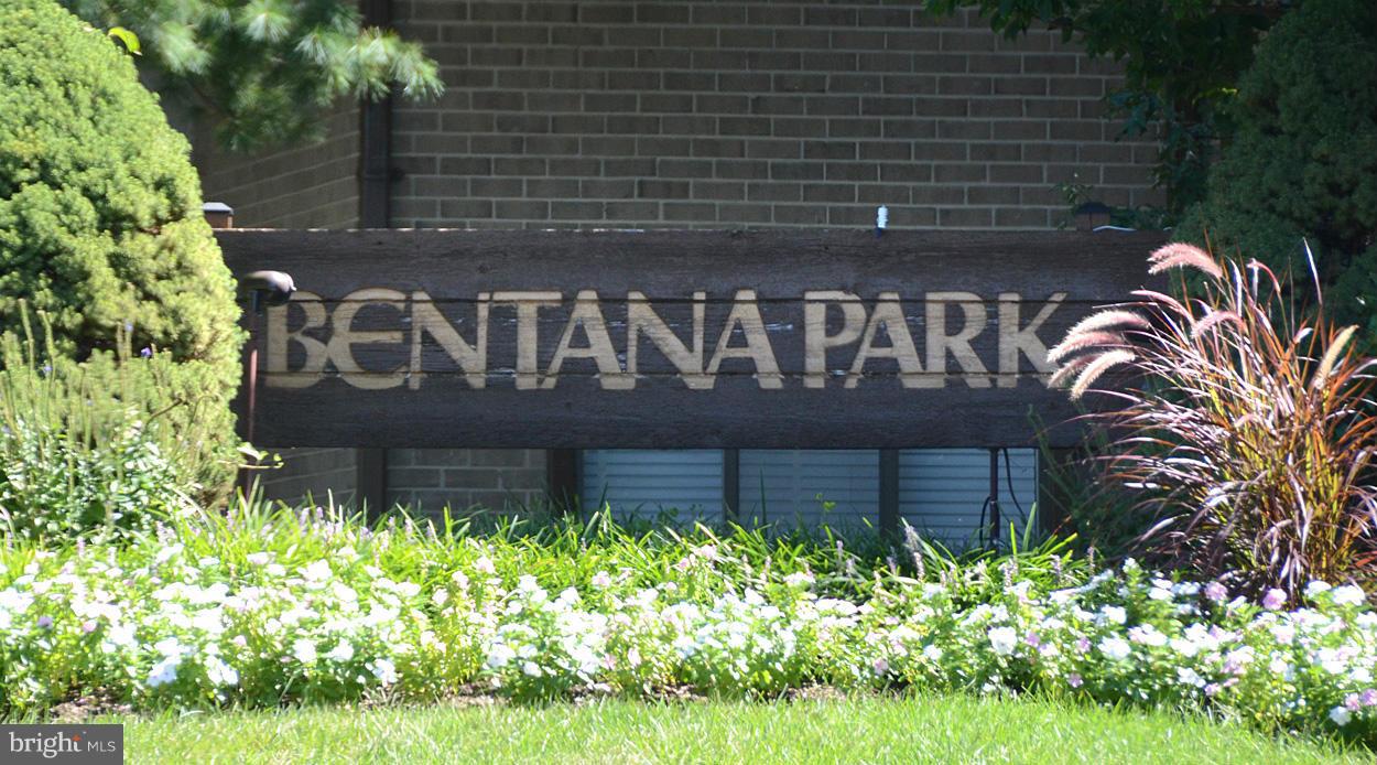 1664 Parkcrest Circle, Unit 201 Reston, VA 20190 - Photo 20 of 25 Community