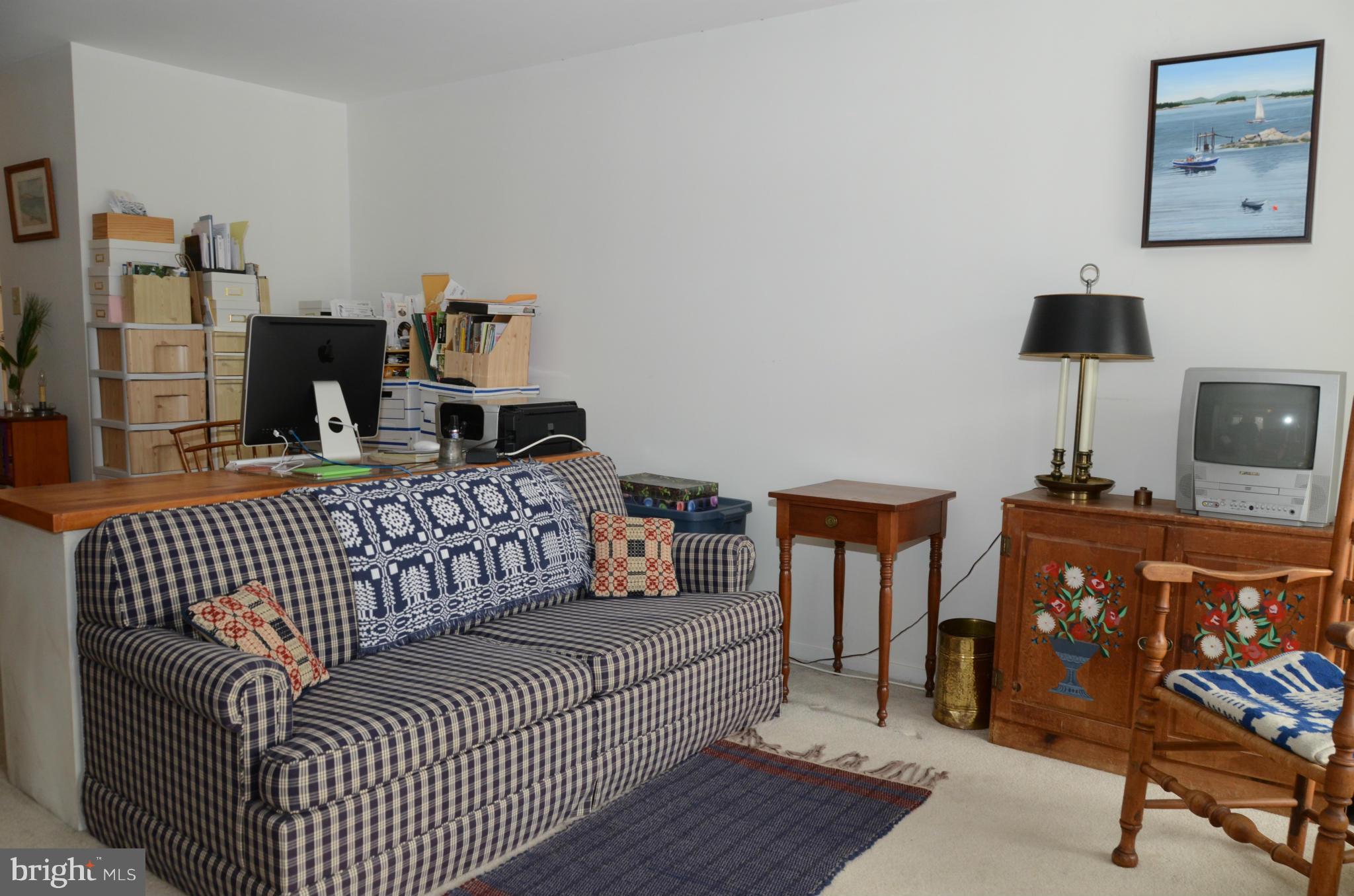 1664 Parkcrest Circle, Unit 201 Reston, VA 20190 - Photo 5 of 25 Living Room
