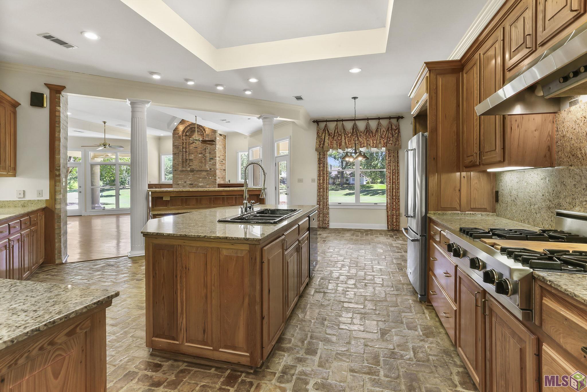 17617 Masters Pointe Court Baton Rouge, LA 70810 - Photo 8 of 18 Gallery Image 8