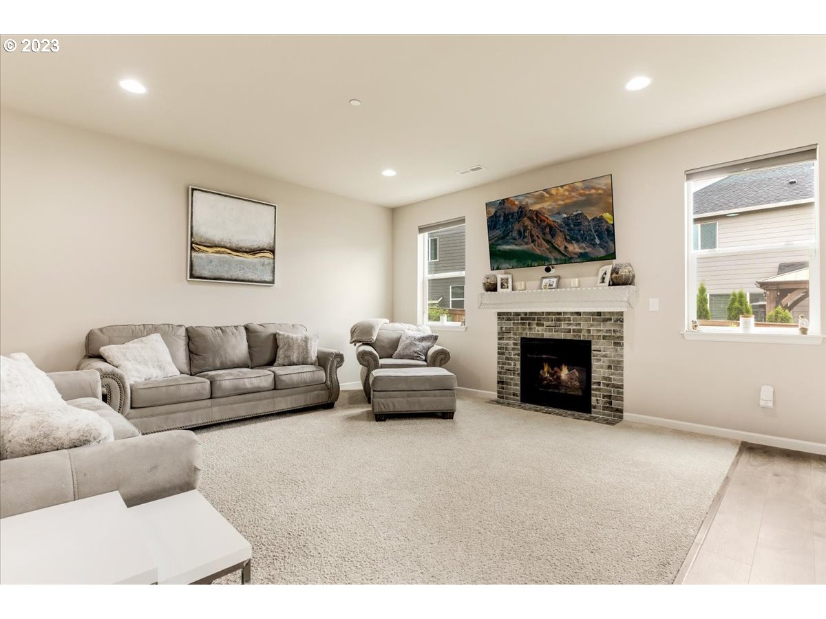 7326 North 93rd Loop Camas, WA 98607 - Photo 3 of 38 Gallery Image 3