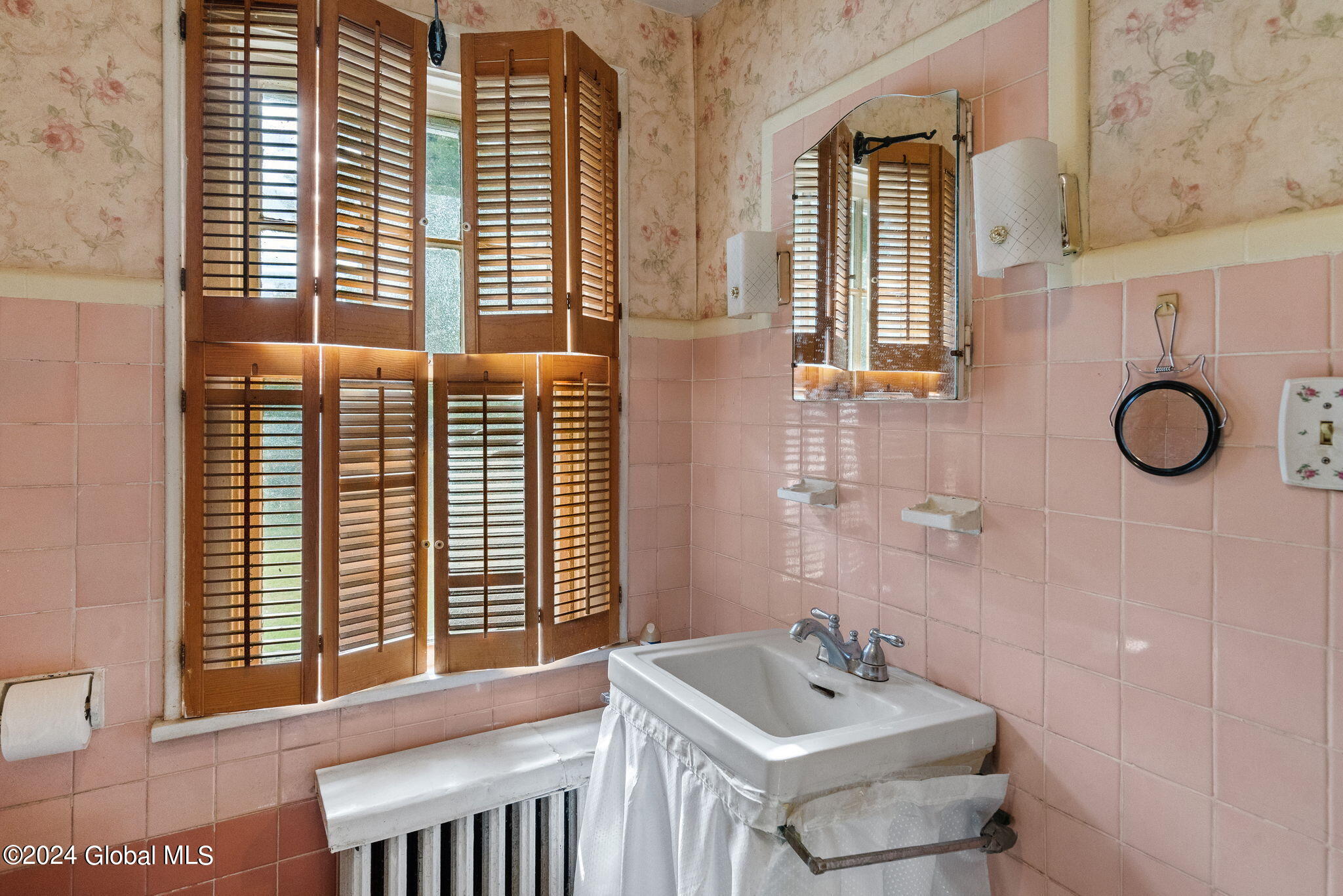 3 Pineview Avenue Bethlehem, NY 12054 - Photo 15 of 30 23-web-or-mls-3-pineview-ave