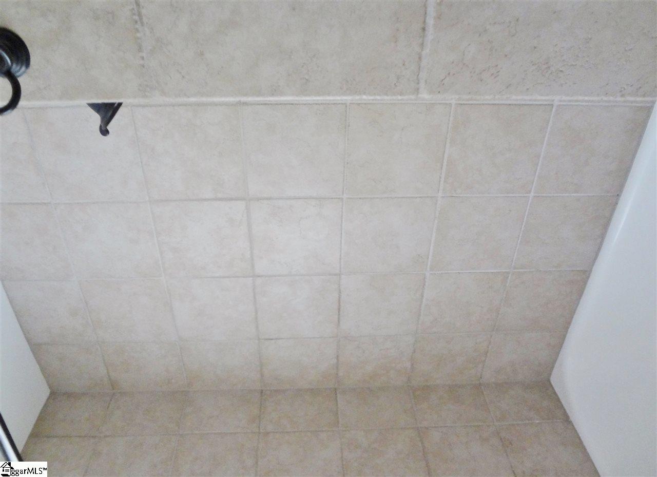 1037 East Perry Road Greenville, SC 29609 - Photo 5 of 9 Gallery Image 5