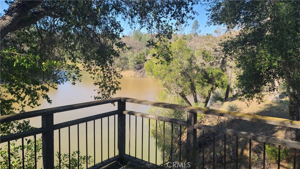 5925 Aluffo Road Paso Robles, CA 93446 - Photo 19 of 21 a view of a balcony with a tree