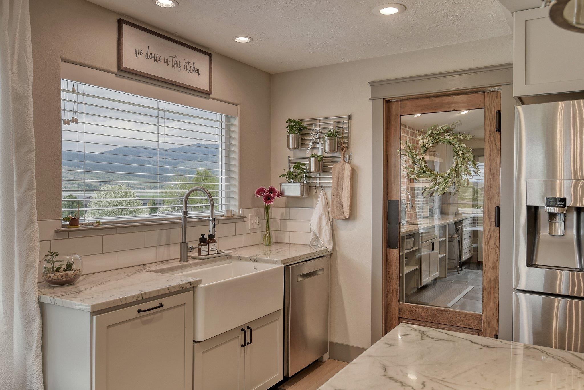 2105 South Meadowview Road Greenacres, WA 99016 - Photo 14 of 48