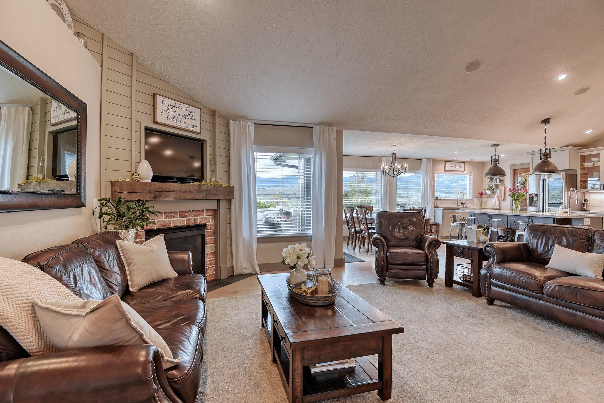 2105 South Meadowview Road Greenacres, WA 99016 - Photo 3 of 48