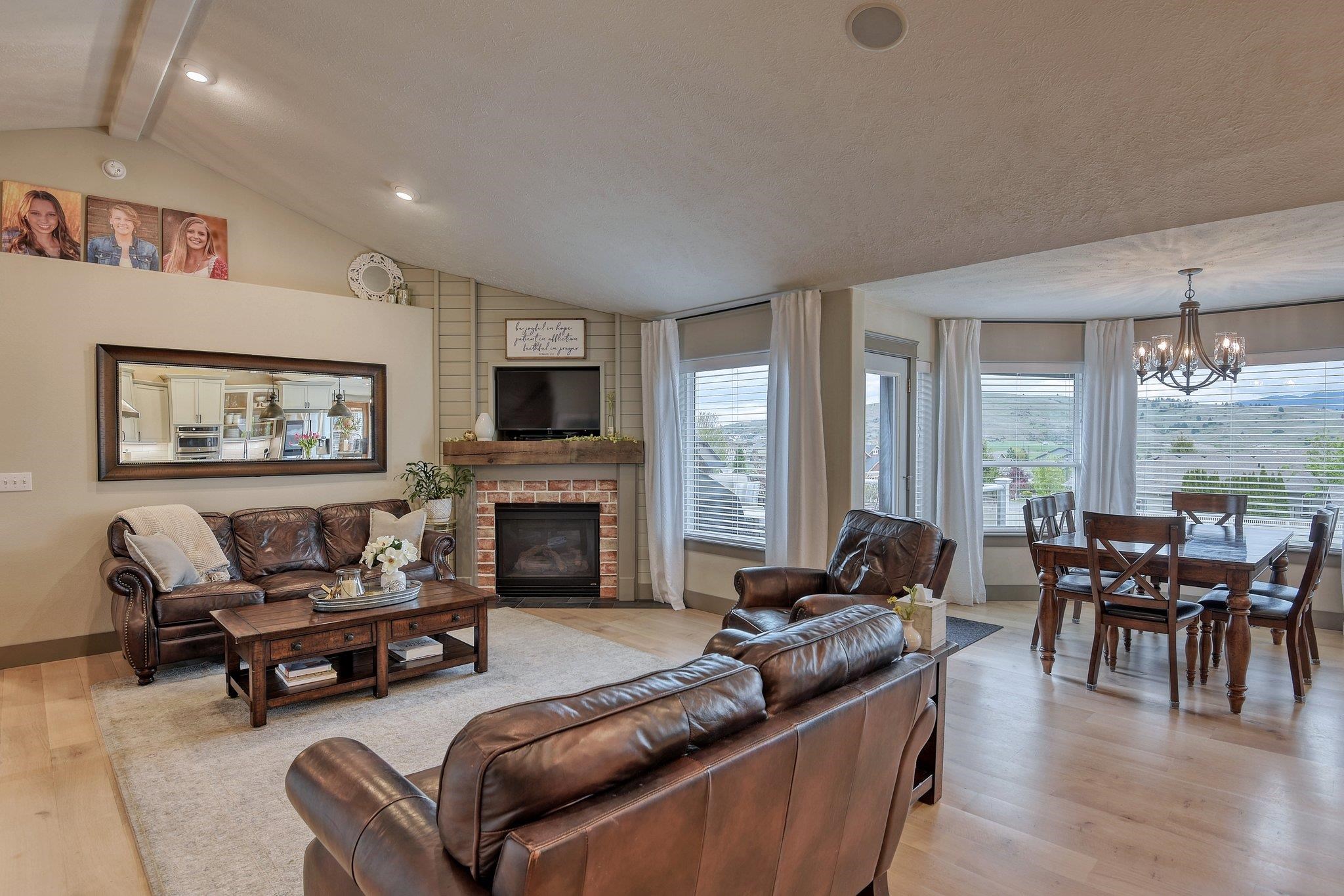 2105 South Meadowview Road Greenacres, WA 99016 - Photo 4 of 48