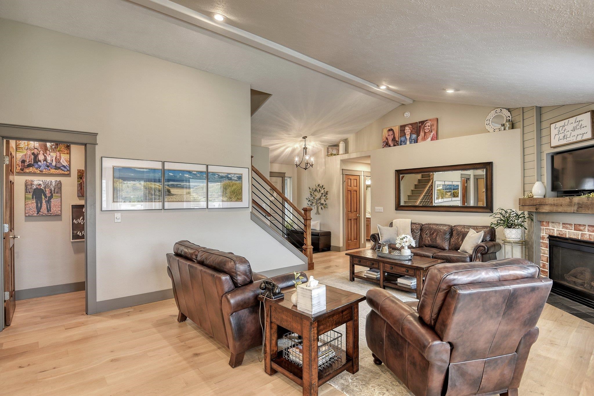 2105 South Meadowview Road Greenacres, WA 99016 - Photo 5 of 48