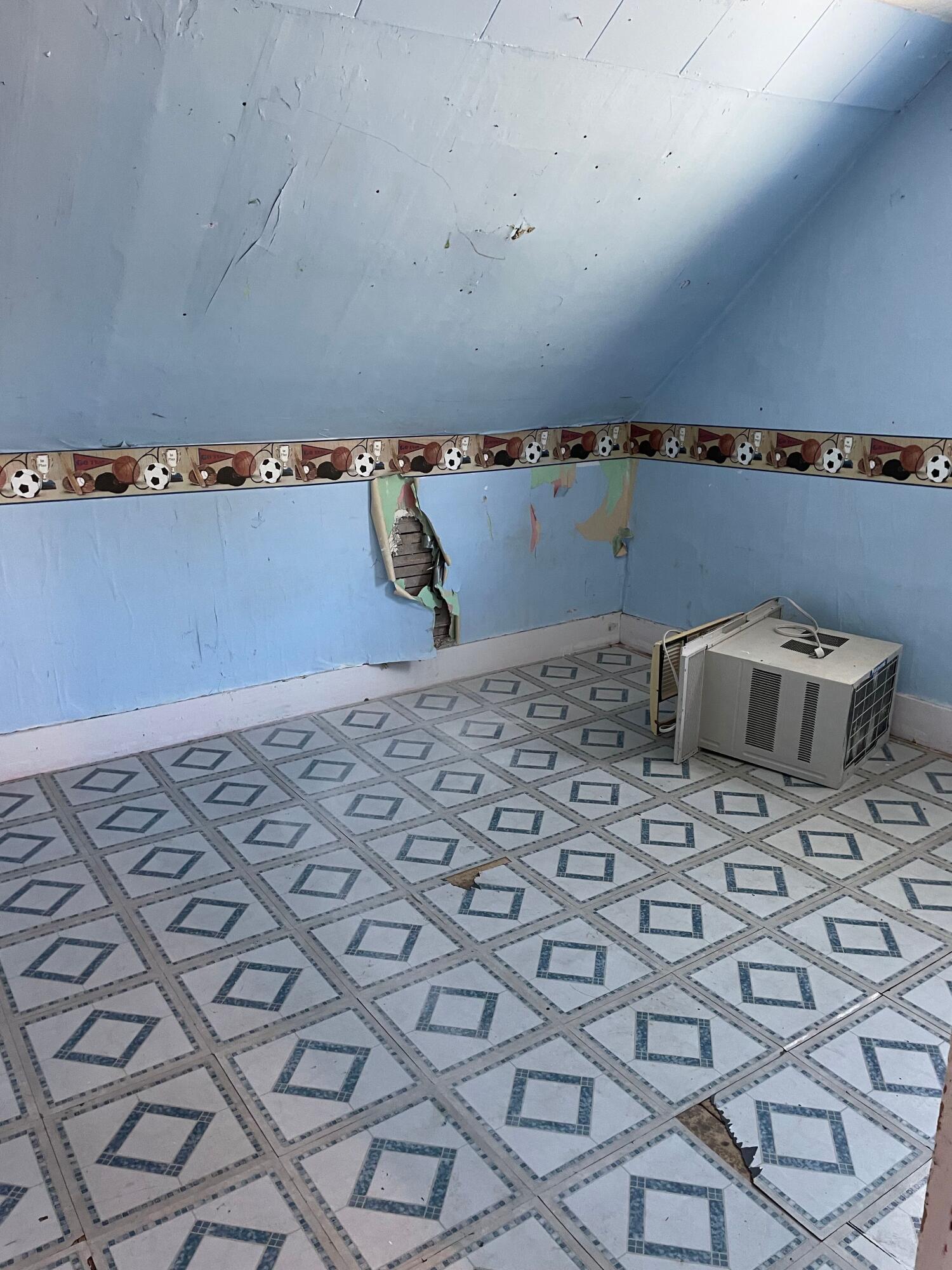 33 Pleasant Street Calais, ME 04619 - Photo 17 of 20 IMG_3074