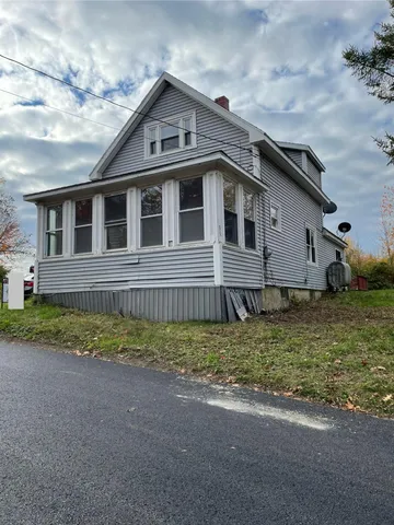 $80,000 | 33 Pleasant Street, Calais, ME 04619