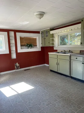 $80,000 | 33 Pleasant Street, Calais, ME 04619