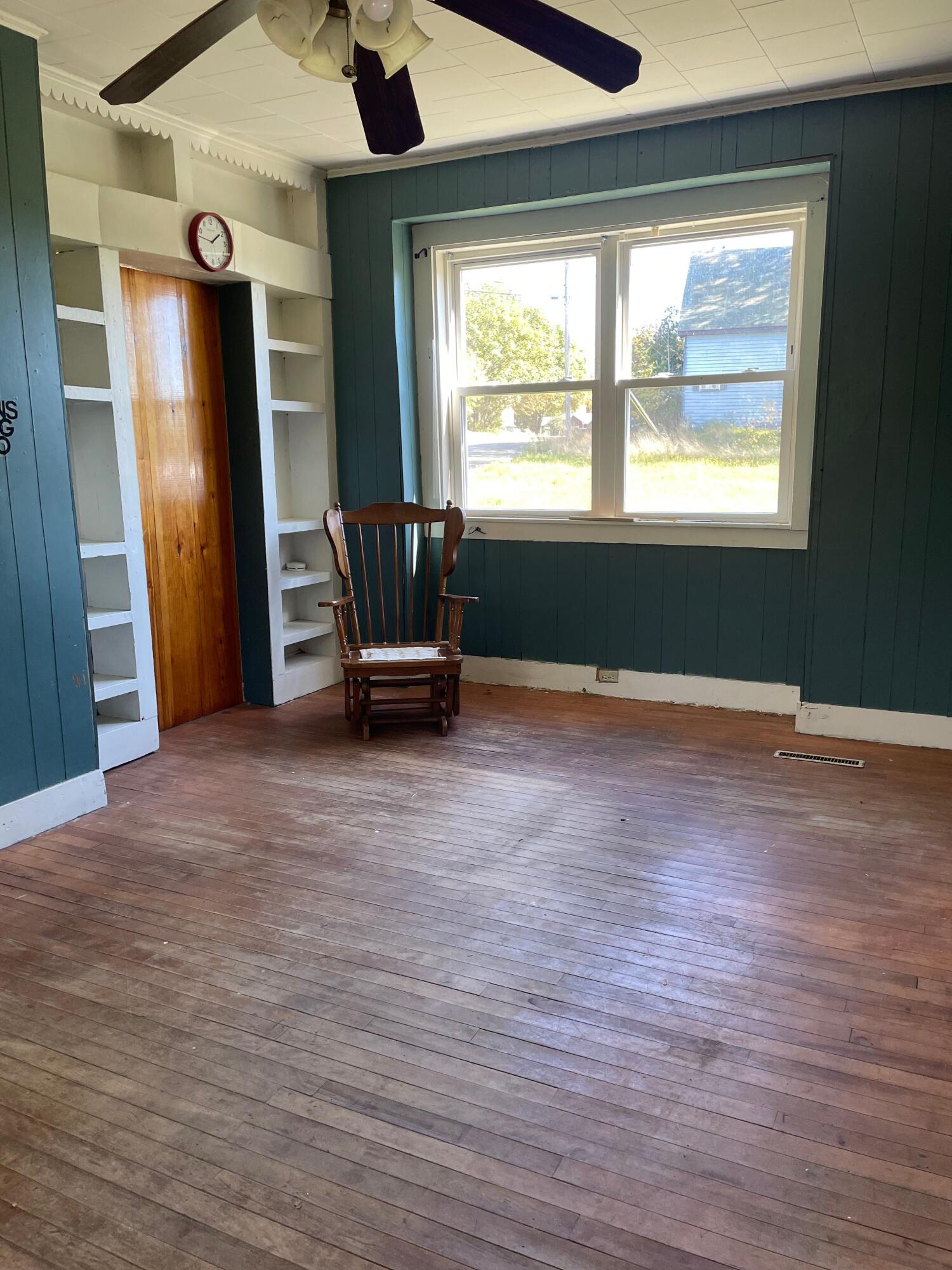 33 Pleasant Street Calais, ME 04619 - Photo 7 of 20 IMG_3220