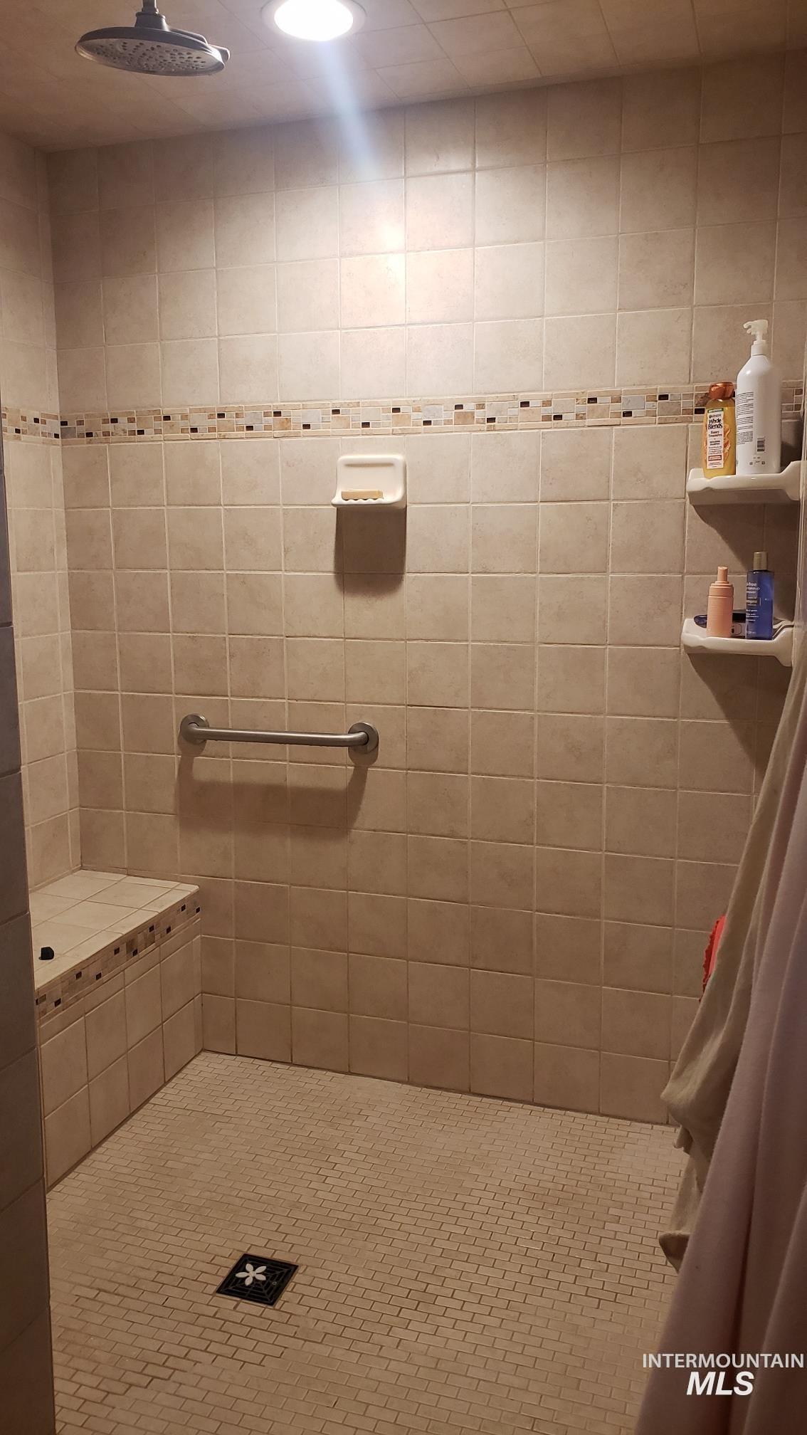 112 Three Forks Road Kamiah, ID 83536 - Photo 18 of 45 Bathroom with tiled shower
