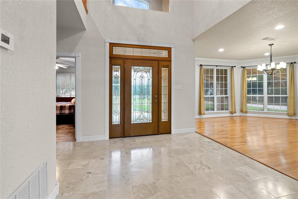 400 Indian Hills Road Gatesville, TX 76528 - Photo 7 of 38 en view interior of the house with large windows