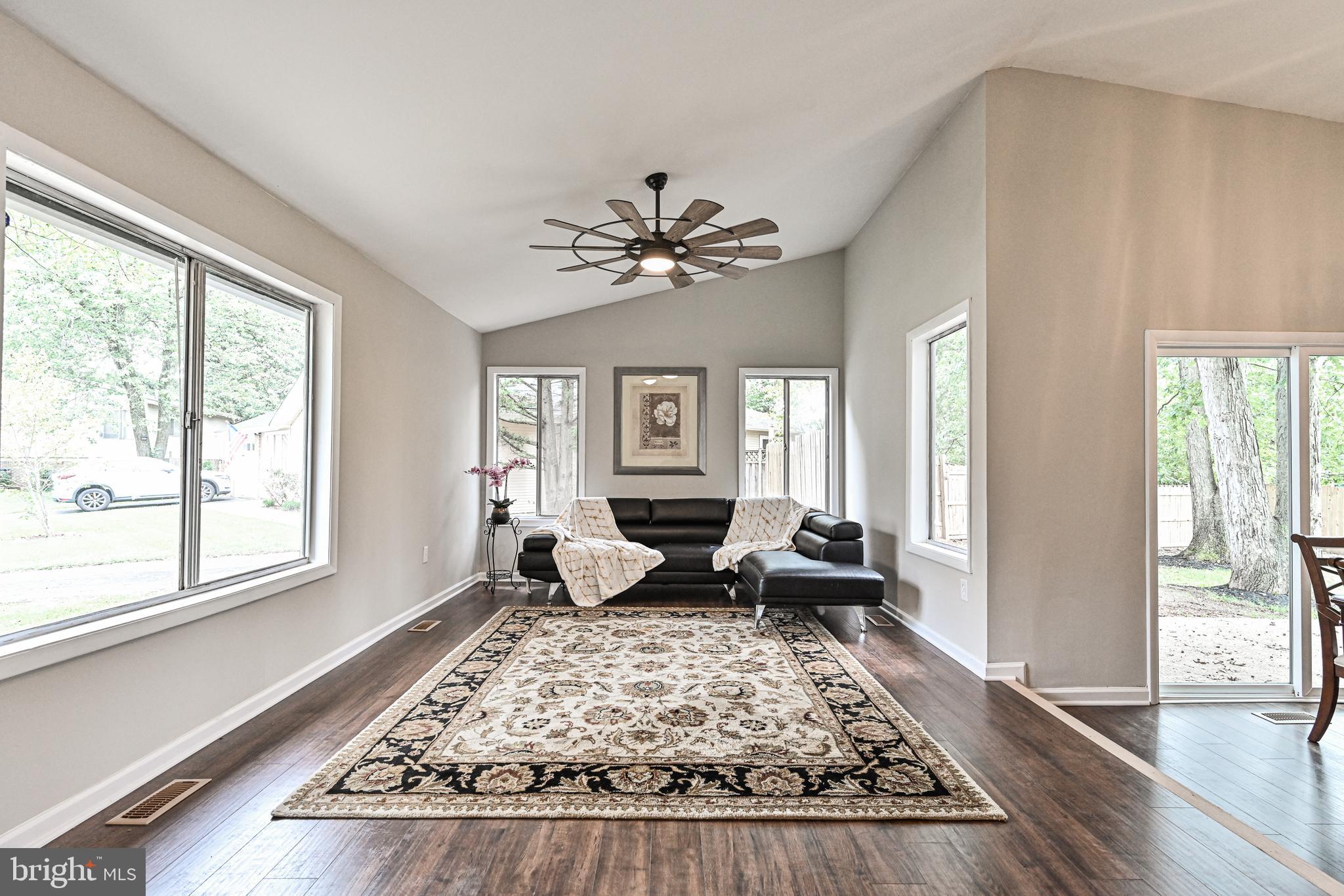 50 Thrush Road Sterling, VA 20164 - Photo 3 of 50 Gallery Image 3