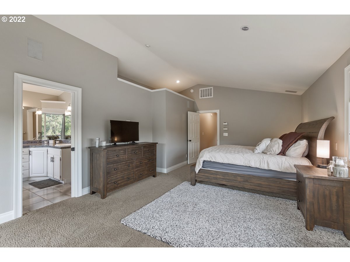 22140 Southwest Schmeltzer Road Sherwood, OR 97140 - Photo 12 of 32 Primary Bedroom