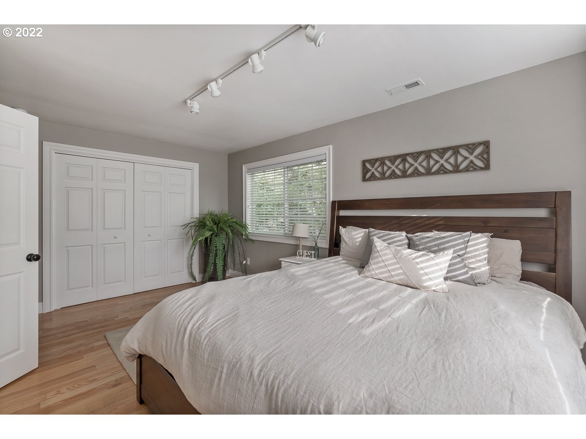 22140 Southwest Schmeltzer Road Sherwood, OR 97140 - Photo 15 of 32 Bedroom