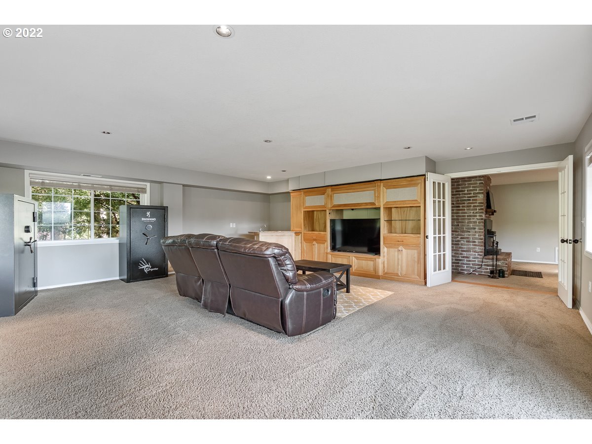 22140 Southwest Schmeltzer Road Sherwood, OR 97140 - Photo 21 of 32 Bonus Room