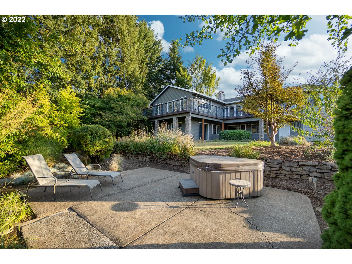 22140 Southwest Schmeltzer Road Sherwood, OR 97140 - Photo 22 of 32 Patio