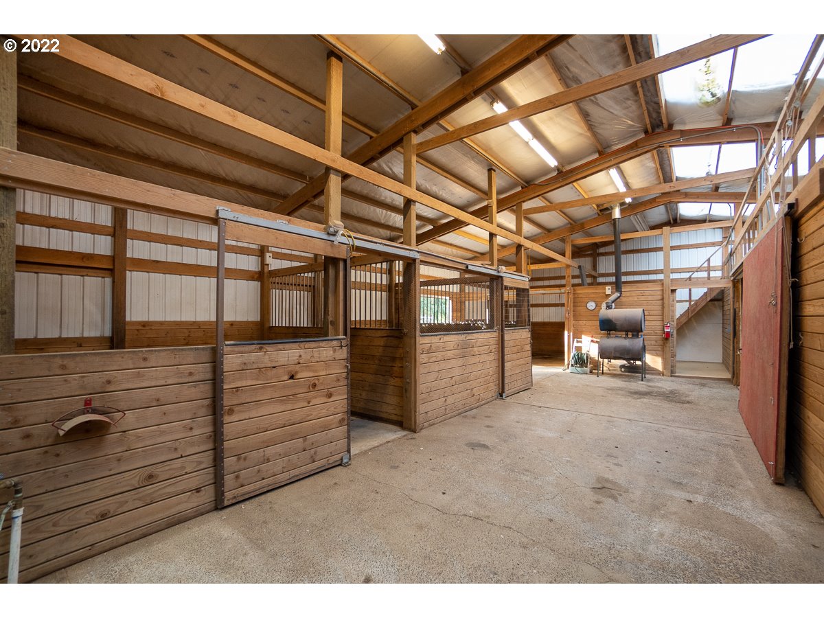 22140 Southwest Schmeltzer Road Sherwood, OR 97140 - Photo 27 of 32 Stable