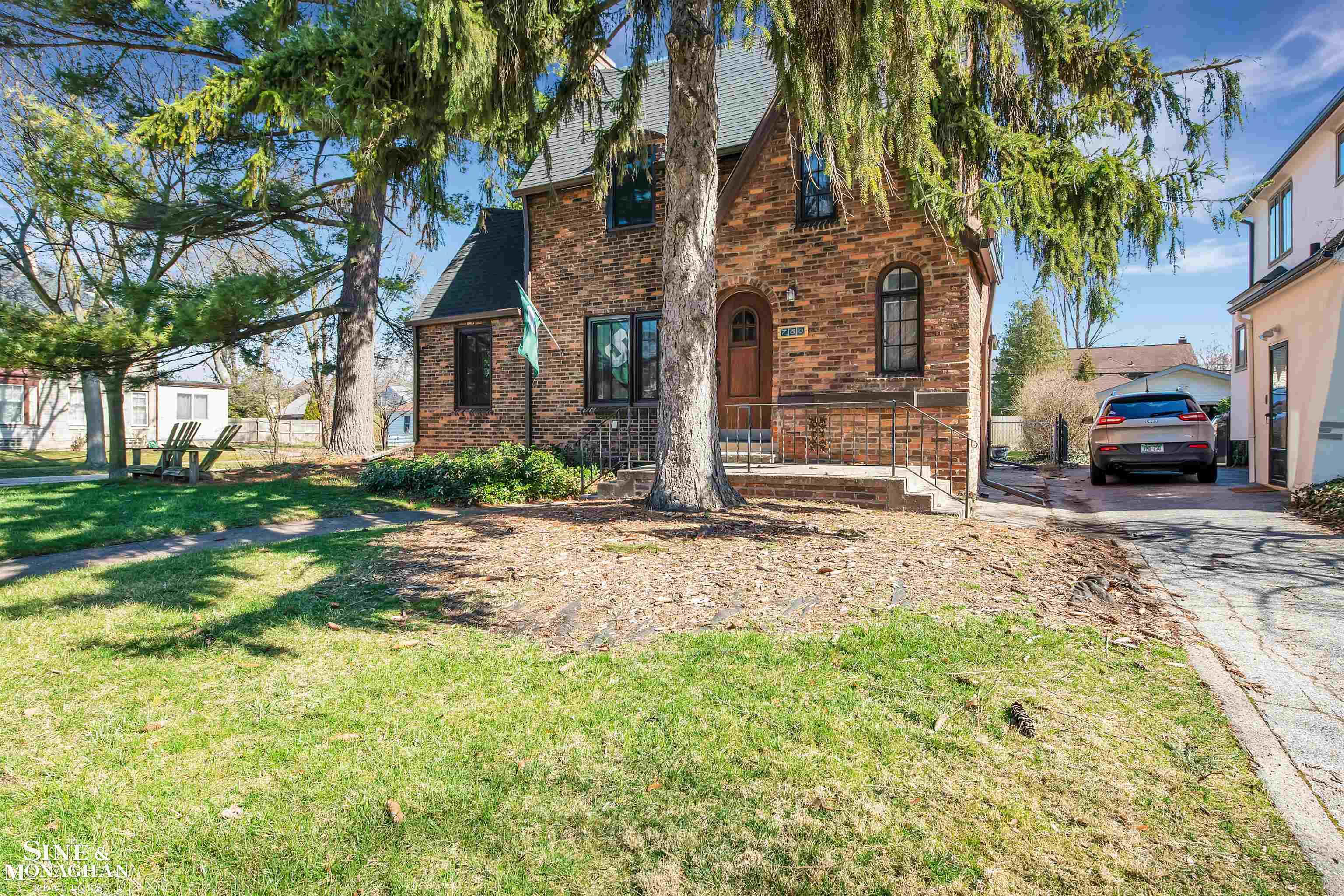 780 Washington Grosse Pointe, MI 48230 - Photo 26 of 36 50136228-7b4f592b-67e8-4d96-a931-51a0342bc035.JPG
