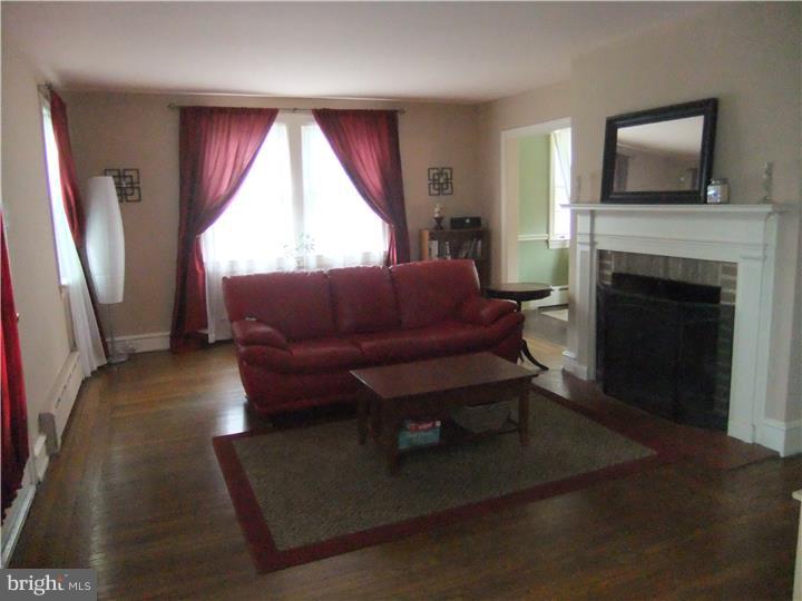 4 Windsor Circle Springfield, PA 19064 - Photo 7 of 25