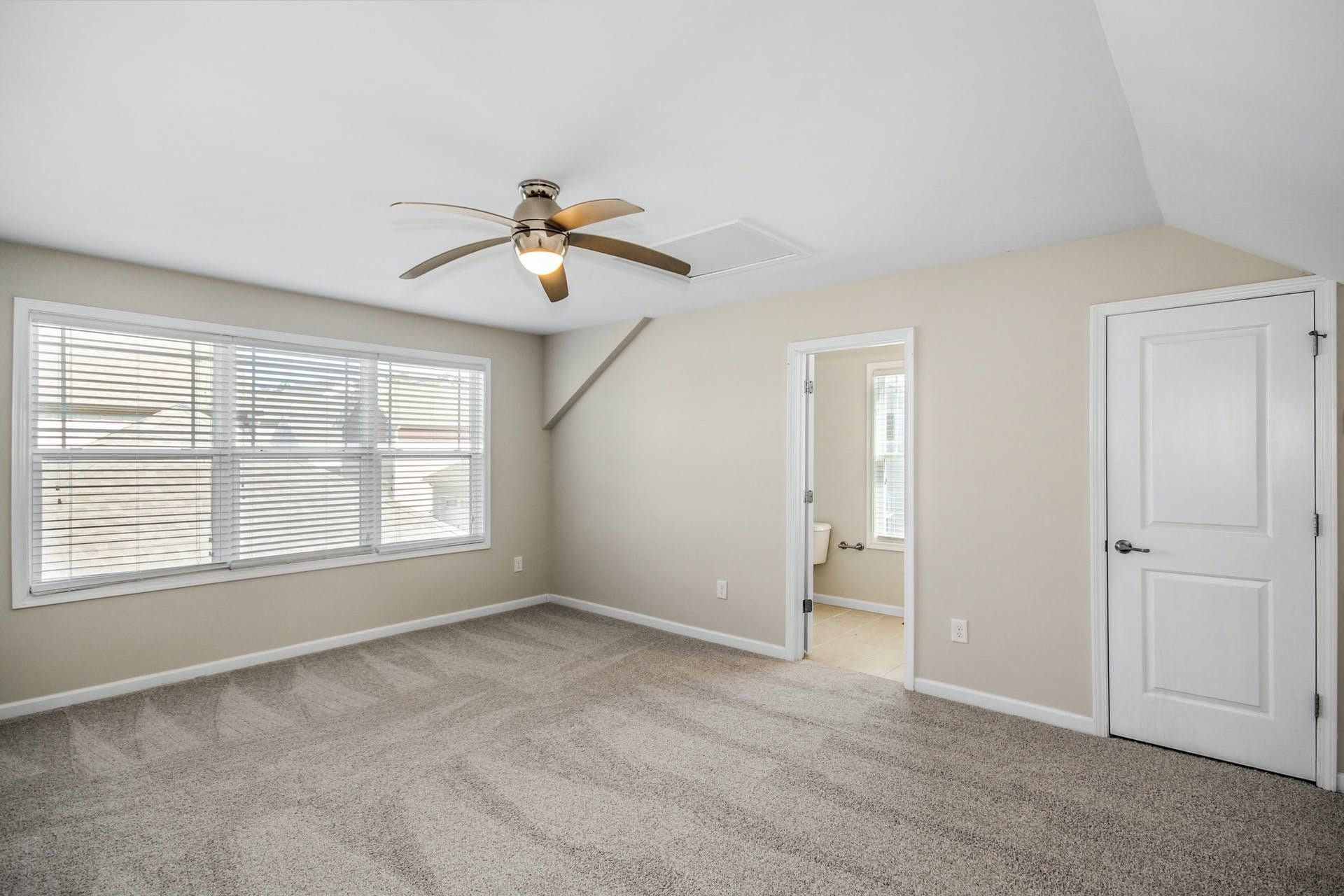 1524 Rodessa Run Raleigh, NC 27607 - Photo 20 of 25 Suite Above Garage