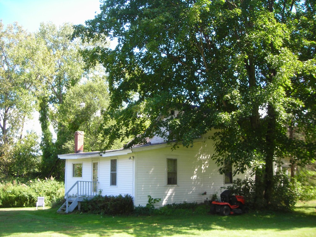 363 Westhampton Road Northampton, MA 01062 - Photo 3 of 5