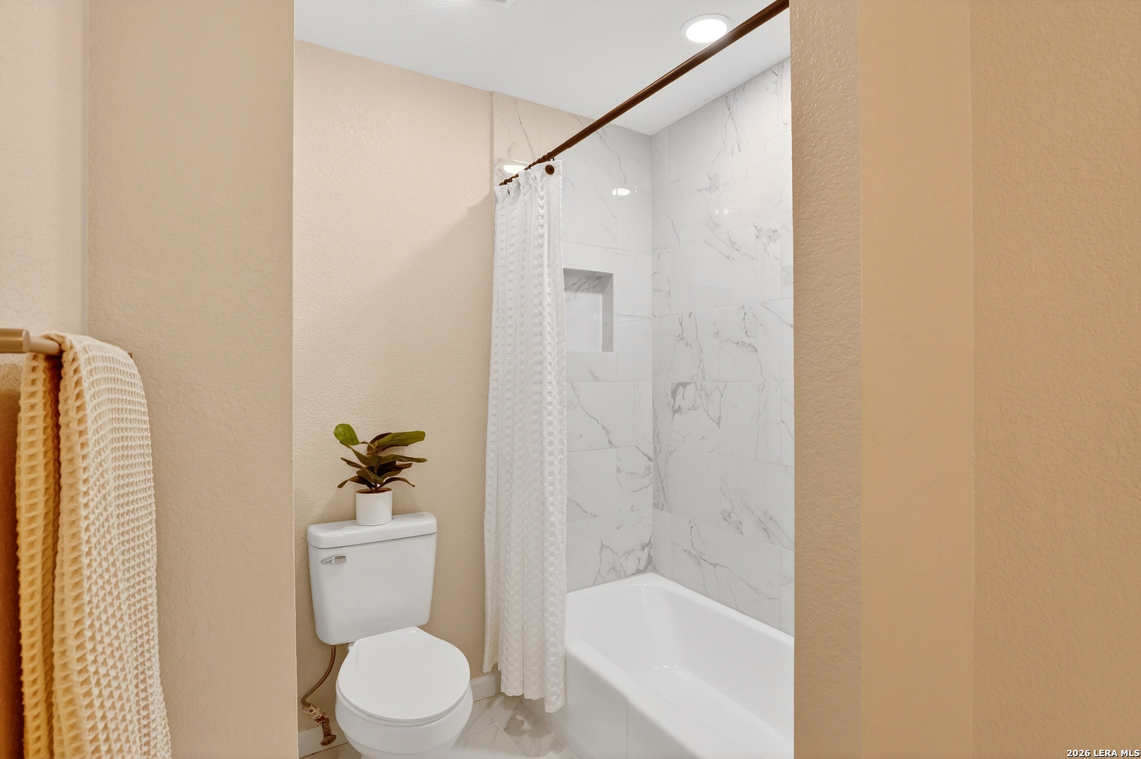 330 Chaparral Pleasanton, TX 78064 - Photo 15 of 25