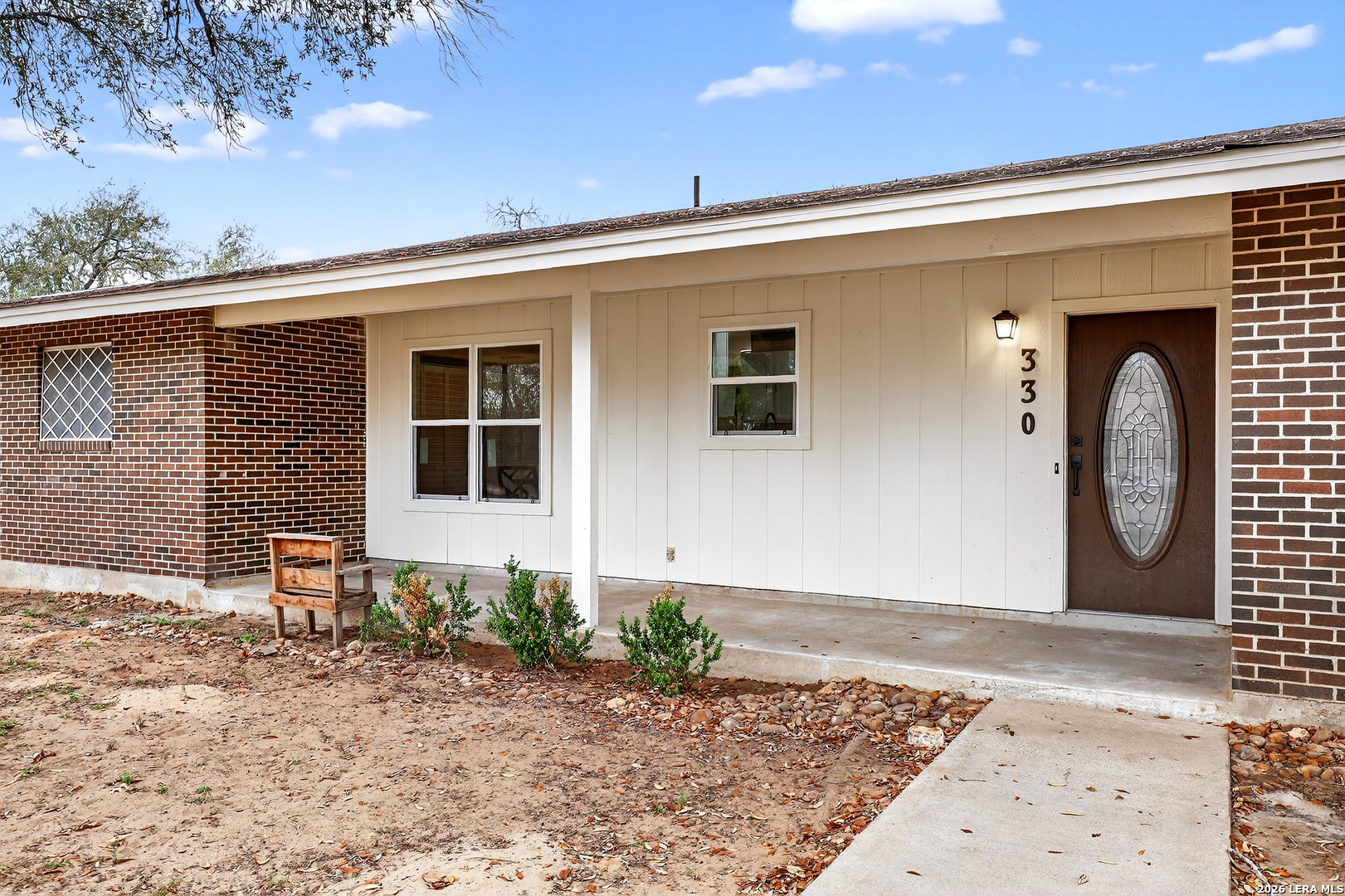 330 Chaparral Pleasanton, TX 78064 - Photo 4 of 25