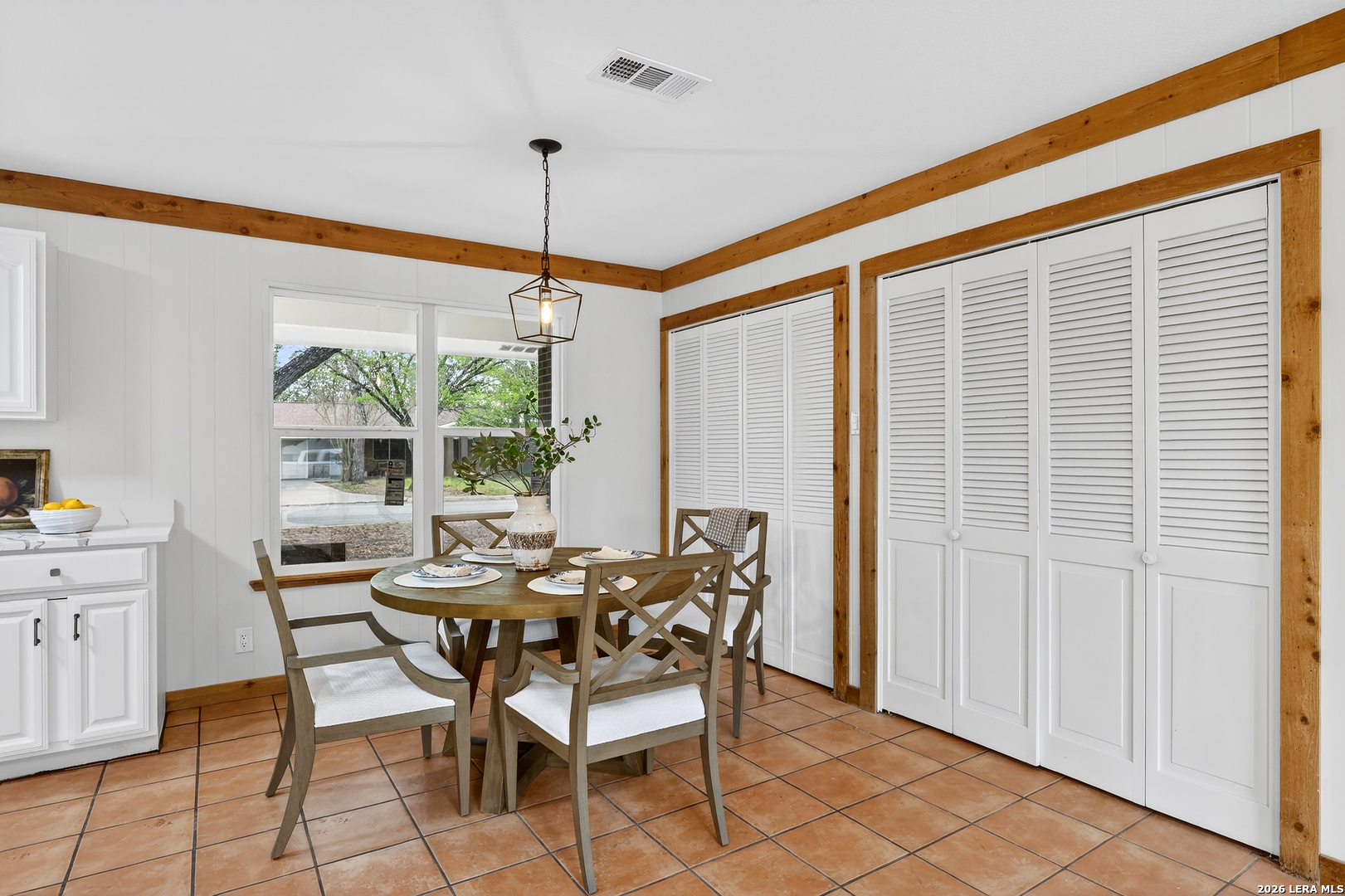 330 Chaparral Pleasanton, TX 78064 - Photo 8 of 25