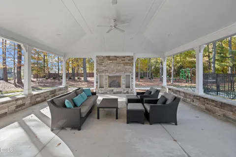 $468,500 | 2501 Friars Head Court, Fuquay-Varina, NC 27526