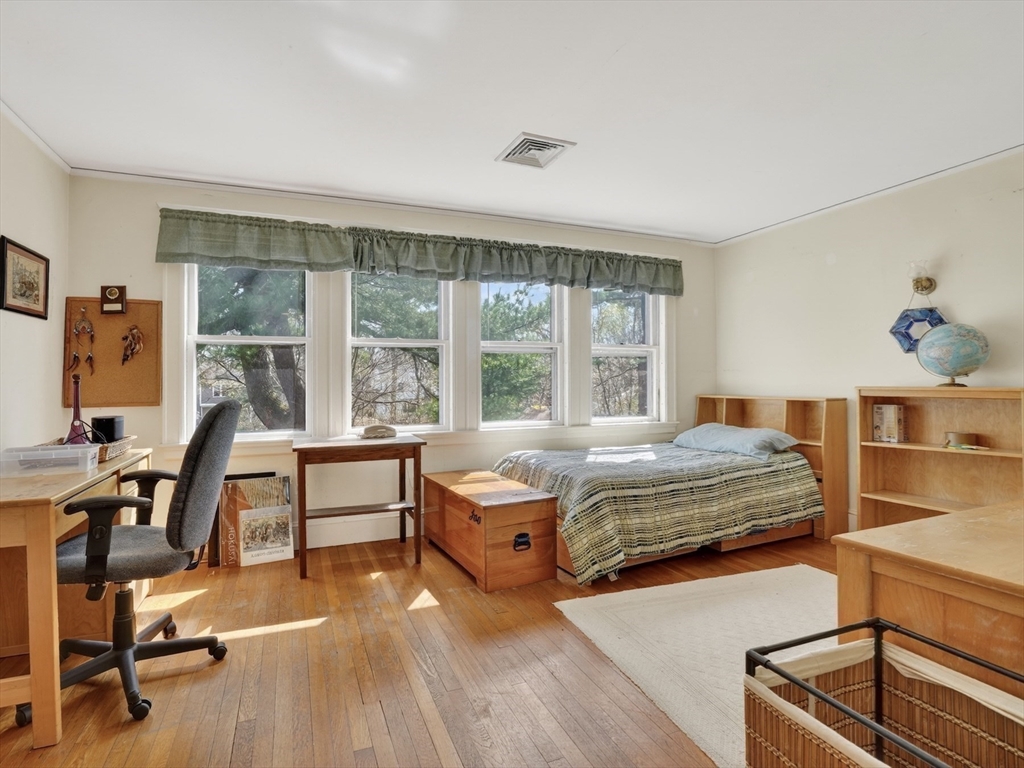 44 Hemlock Street Needham, MA 02492 - Photo 24 of 31