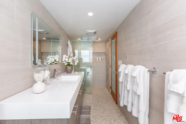 $10,500 | 18 Union Jack Street, Unit 302, Marina del Rey, CA 90292