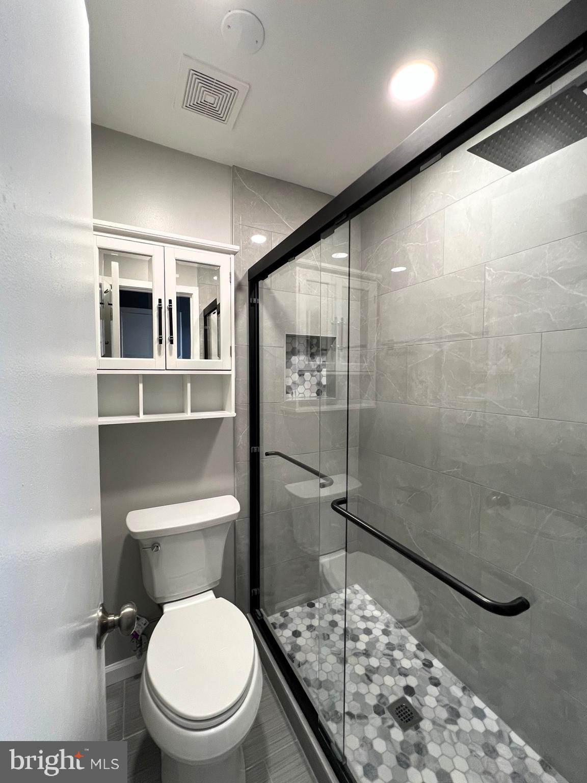 9916 Hellingly Place, Unit 154 Gaithersburg, MD 20886 - Photo 19 of 22 Breathtaking primary bath