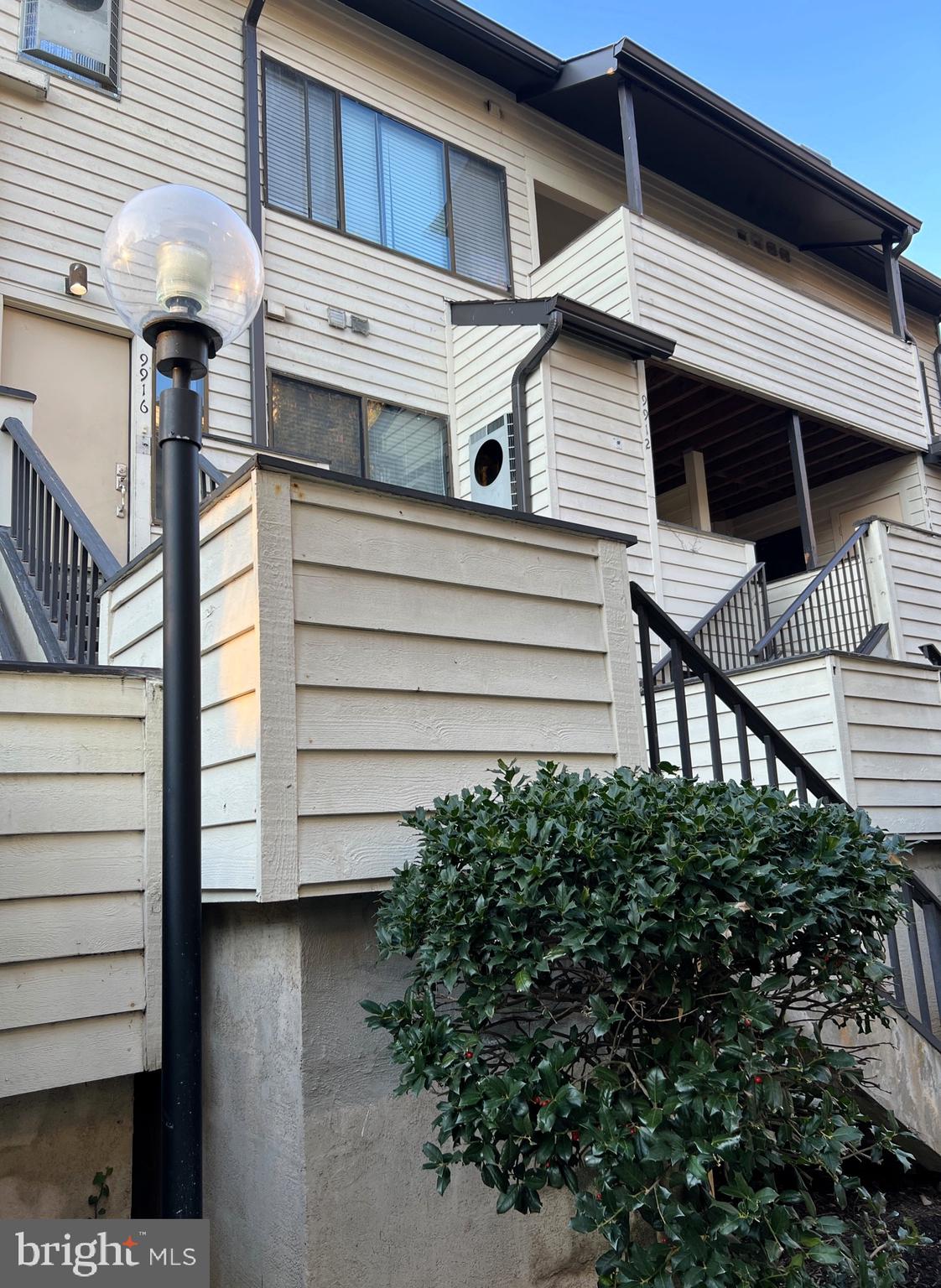 9916 Hellingly Place, Unit 154 Gaithersburg, MD 20886 - Photo 2 of 22 Top level unit