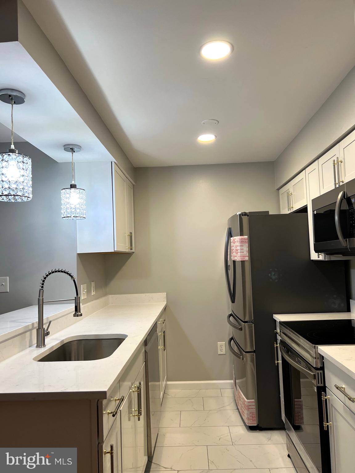 9916 Hellingly Place, Unit 154 Gaithersburg, MD 20886 - Photo 8 of 22 A great spot for culinary creativity