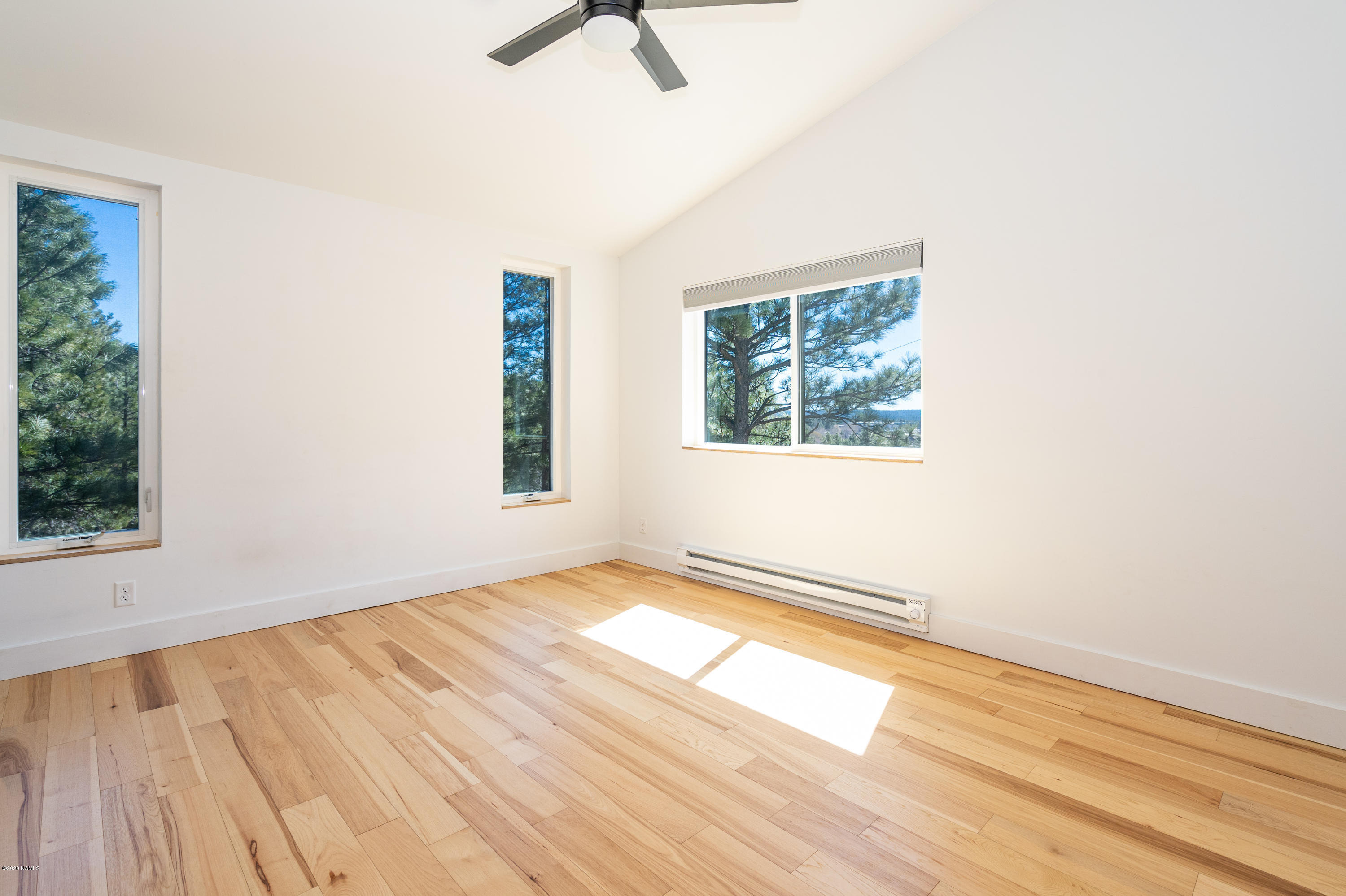 774 North Forest View Drive Flagstaff, AZ 86001 - Photo 21 of 33 Master Bedroom