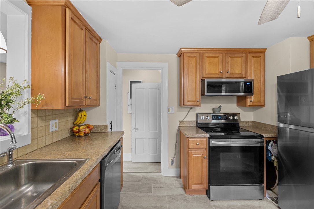 227 Angell Road Lincoln, RI 02865 - Photo 10 of 41