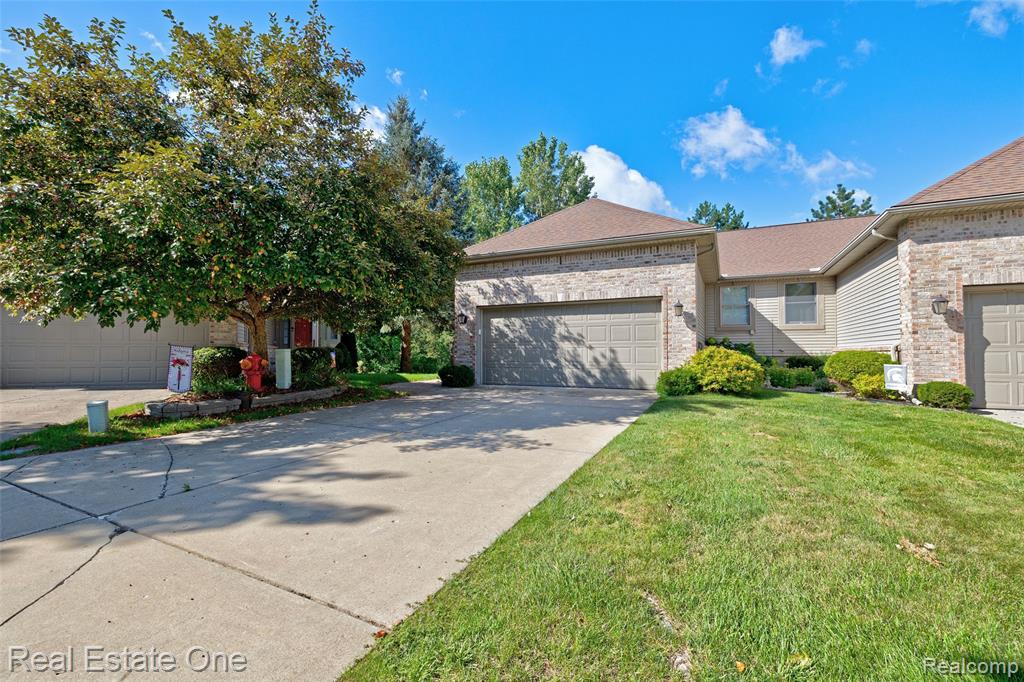 195 Inglewood Court, Unit 26 Linden, MI 48451 - Photo 1 of 60 Gallery Image 1