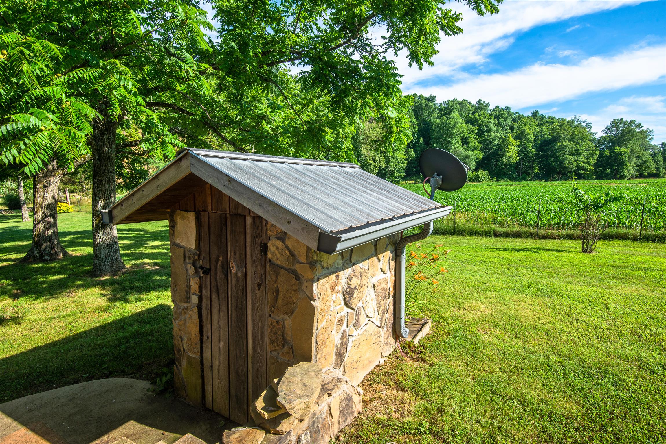 3198 Arnold Road Centerville, TN 37033 - Photo 18 of 30 Well House